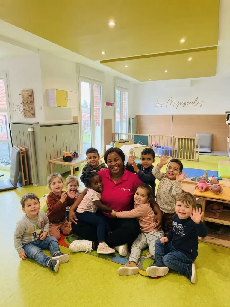 Micro-crèche Les Mijuscules - accompagnement personnalisé pour chaque enfant par professionnelle bienveillante